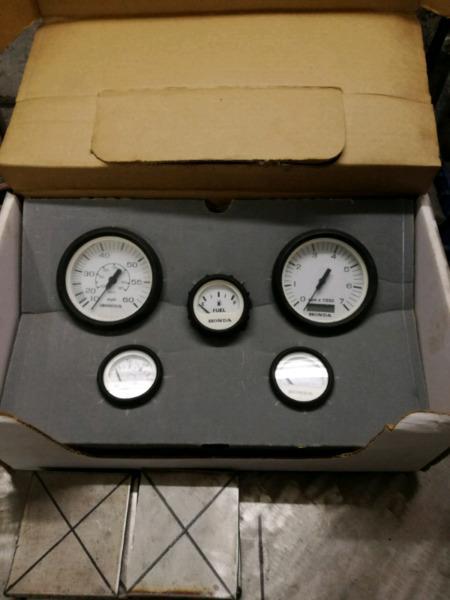 Honda outboard gauges
