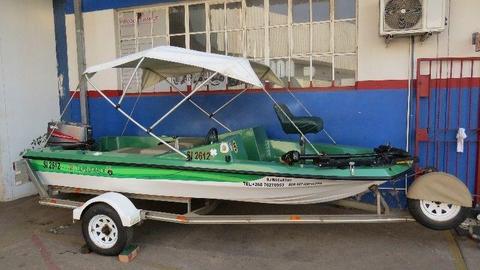Boat with 60hp yamaha motor