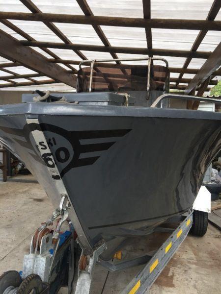 C-Ski 560 Ultimate Spearfishing Boat as new by Legendary Steve Ellis