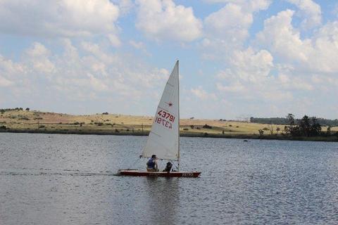 Laser sail boat/dingy for sale - great for beginner to intermediate sailors