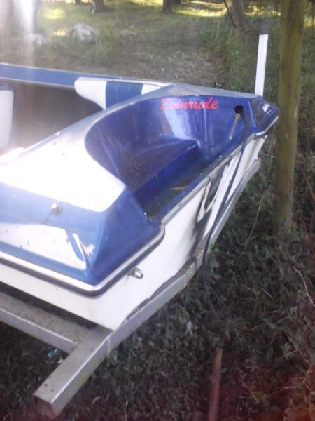 Dart boat
