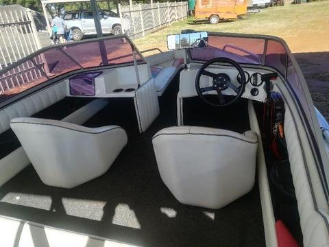 Raven bow rider with Mercury 115 very clean boat !