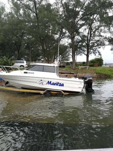 Deep Seasport fisher 25 ft twin Suzuki 140 hp with 200 hours done only