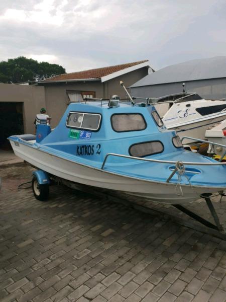 G4 cabin boat
