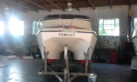 Tomcat boat