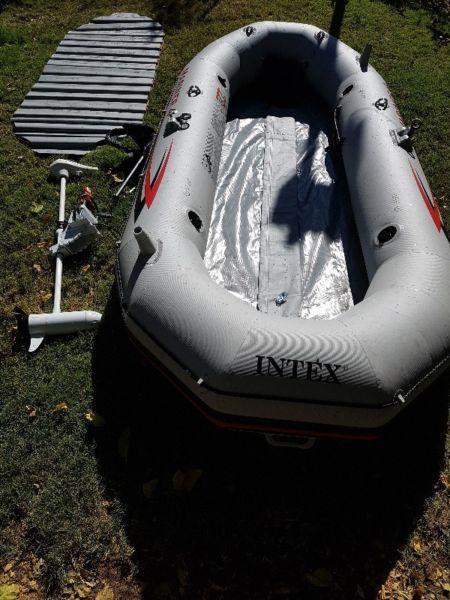 Mariner 4 inflatable boat