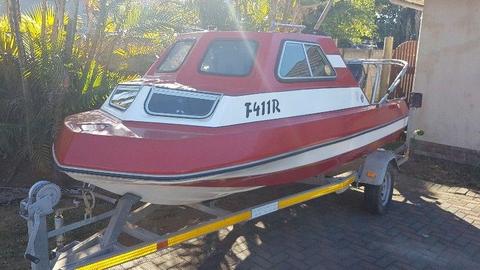 Cabin boat R12500 NEG. Listen to offers