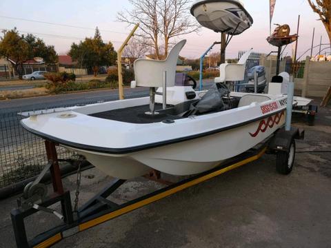 Bass Boat 60 Yamaha trim and tilt