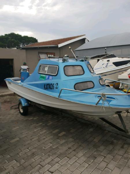G4 cabin boat