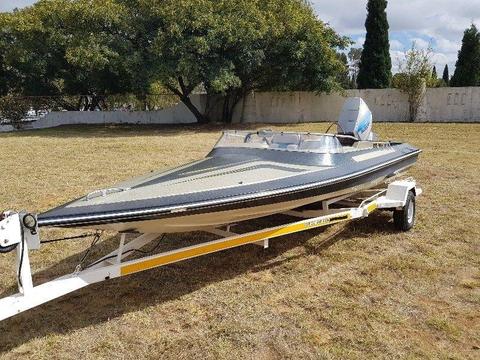 1980 Dary Runabout closed bow with 115HP Suzuki outboard