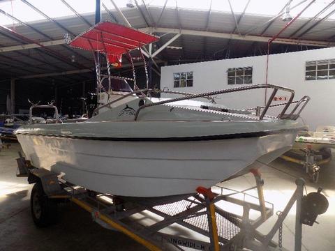 t cat 17 ft centre console on trailer 2x 60hp mariner bigfoots trim & tilts !!!!!!!!!!!!!!!
