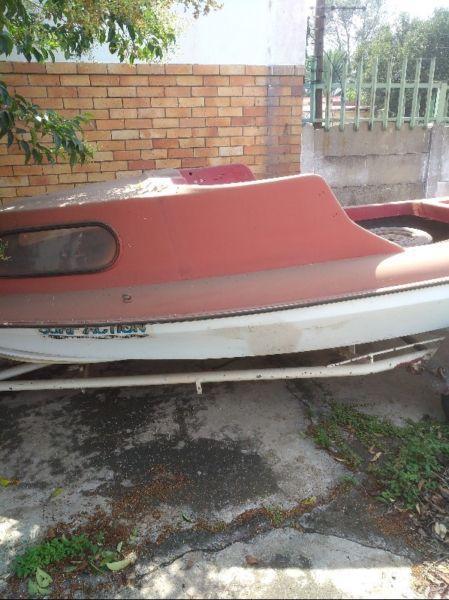 Cabin boat