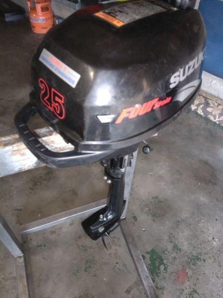 2.5hp Suzuki four stroke outboard