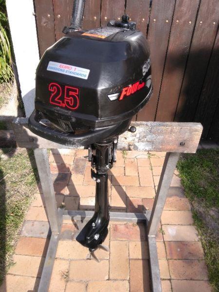 2.5hp Suzuki four stroke outboard
