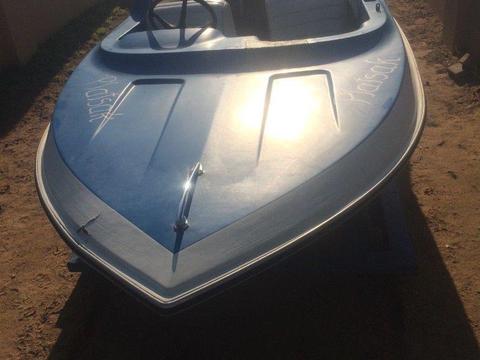 4m Speedboat on trailer