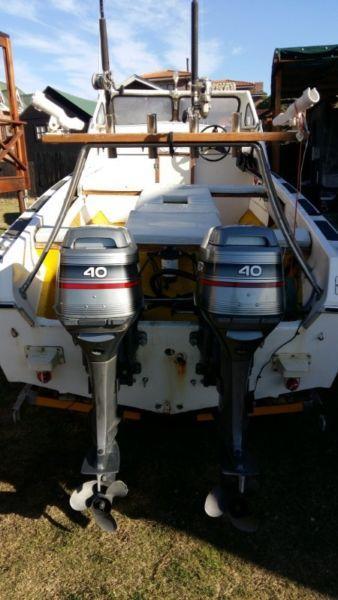 Ski boat with 2 x 40 hp t&t Mariners