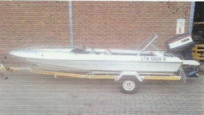 4.9m Mono hull Motorboat-140 HP Yamaha