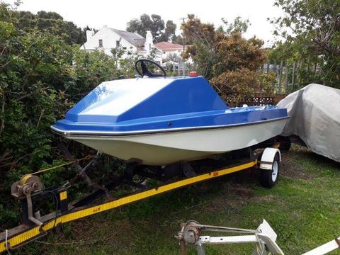 3.8m bass/ski boat