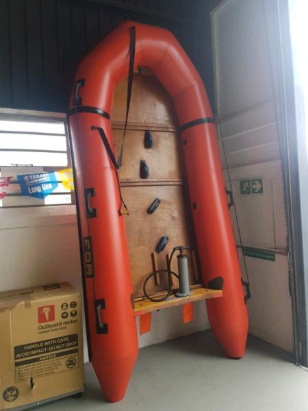 4m For Sport Hypolon Duck.Mint like new!