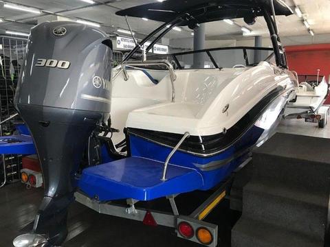 2016 Odyssey 650 with Yamaha 300 HP v6 4.2 Outboard, Wake Tower, Full Sound System - awesome power!