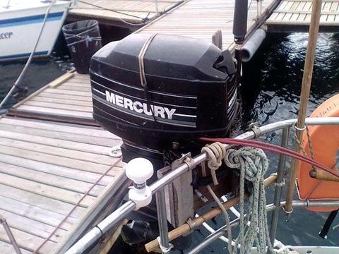25 HP motor outboard