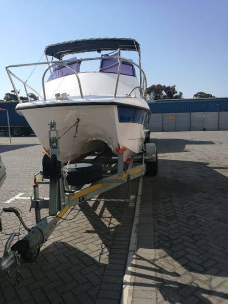 19 ft Cat 2x90Hp Honda Four Strokes (only 89 hrs)*Immaculate Condition!