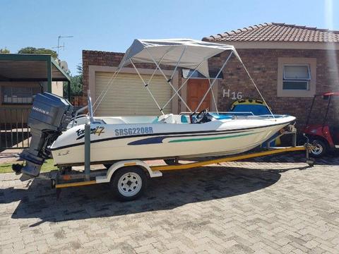 115 Mariner Escape 17 Boat, 2001