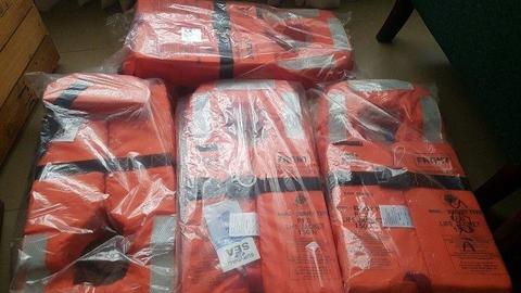 150 N lifejackets