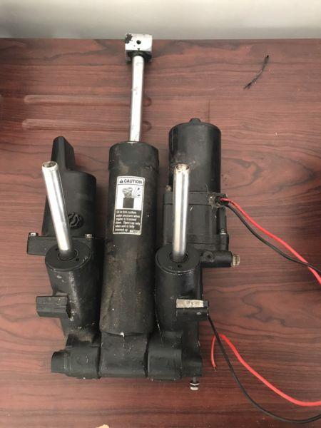 Mercury/ mariner trim & tilt unit