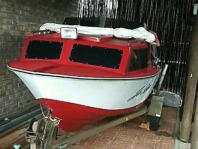 Cabin boat 4m