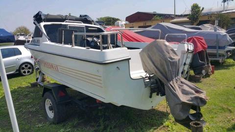 Clean 5 Man Cabin Boat with 80hp 4 cylinder mercury Outboard