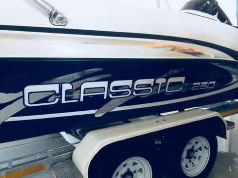 2017 Classic 230 Boat