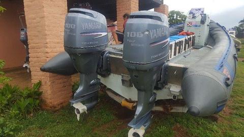 Dive duck with 2 x100 Yamaha four-strokes