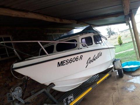 Cabin boat with mercury 60hp trim and tilt