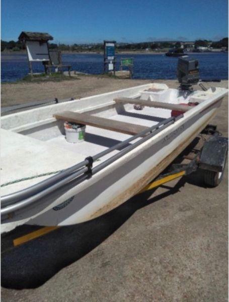 4,2 m boat and trailer for sale
