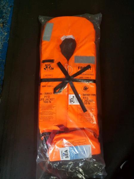 Life jackets for sale brand new R450