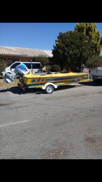Raven Speed Boat with a 140 Suzuki