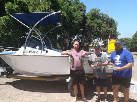 16.6 Leisure Craft in Mint Condition with 2x 50 Yamaha Motors on Galvanized Trailer
