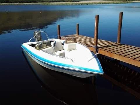Speed boat