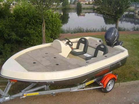WANTED Bass boat hull and trailer