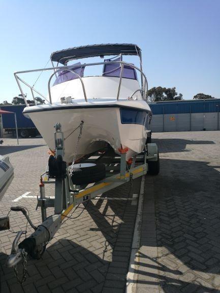 19 ft Unity Cat (190)… Immaculate Condition!