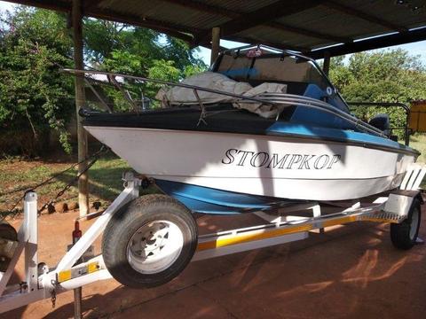 16ft Navarone