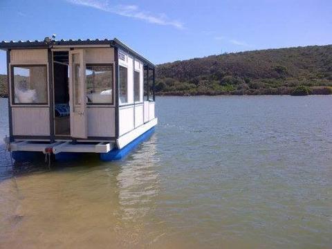 HOUSEBOAT/BARGE - Ad posted by dagwood7