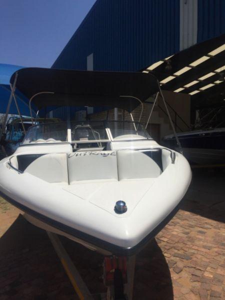 outrage 20 foot boat with 200 efi mercury