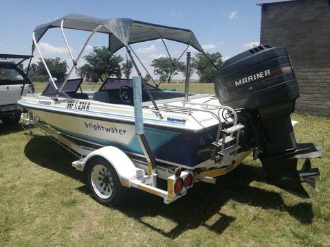 Ski boatViking Carrera