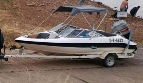 Ski boat