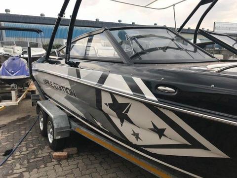 2016 Wake Edition Panache 2450 with Yamaha F300 4stroke Engine, Wake Tower and Canopy - Linex