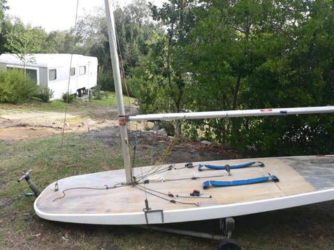 Dabchick sailing boat + rigging + trailer + sails