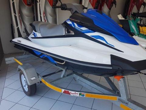 YAMAHA VX 1100 JETSKI ON TRAILER , SKI
