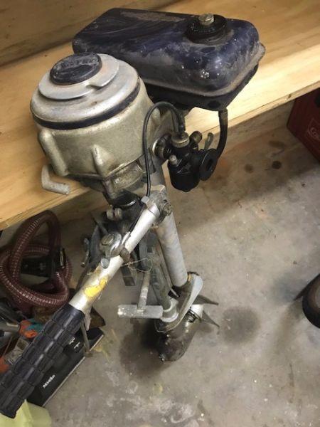 Seagull Outboard Motor - Old but almost no use